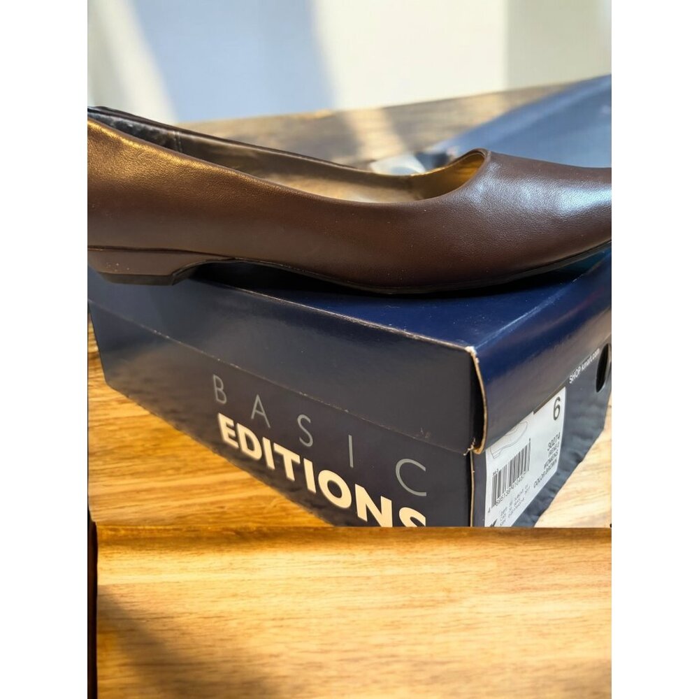 Basic Editions Women's Size 6W Brown Flats Shoes New Box Renee